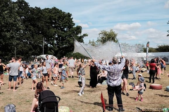 festival bubble show